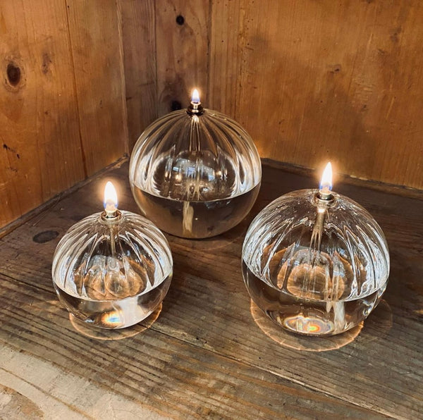 lampe à huile en forme de sphère striée bazar de luxe - La Boite à Bonheur
