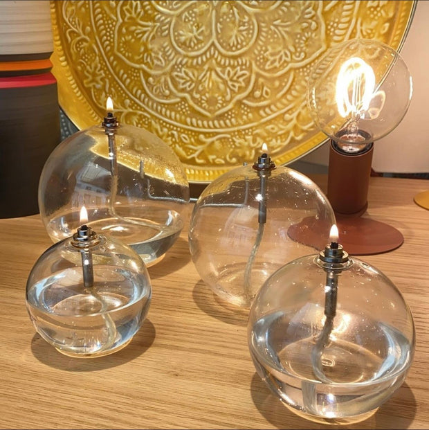 lampe à huile en verre en forme de sphère BAZAR de LUXE - La Boite à Bonheur