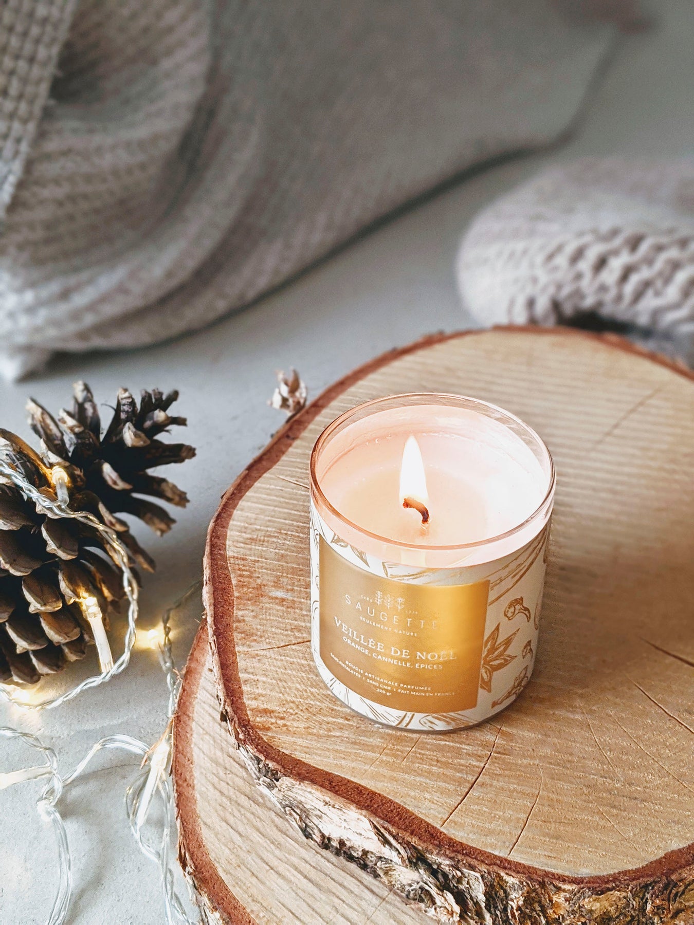 🕯️ Secrets Dévoilés : Fabriquez des Bougies Parfumées Magiques pour Noël!  🕯️