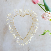 Cœur Halo de Perles  – Décoration Poétique à Suspendre