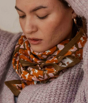 Grand foulard indien Posy Cannelle