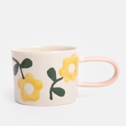 mug céramique fleurs jaunes anse rose CAROLINE GARDNER - La Boite à Bonheur BAYEUX