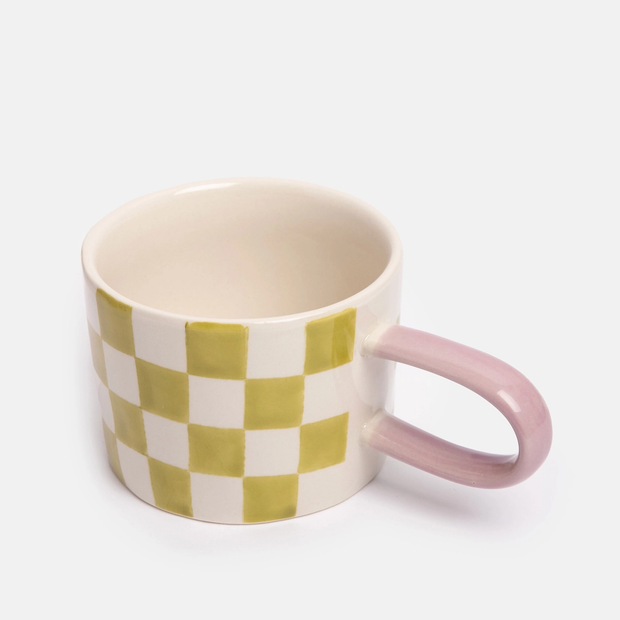 mug en céramique orginal damier vert anse violette CAROLINE GARDNER - La Boite à Bonheur BAYEUX