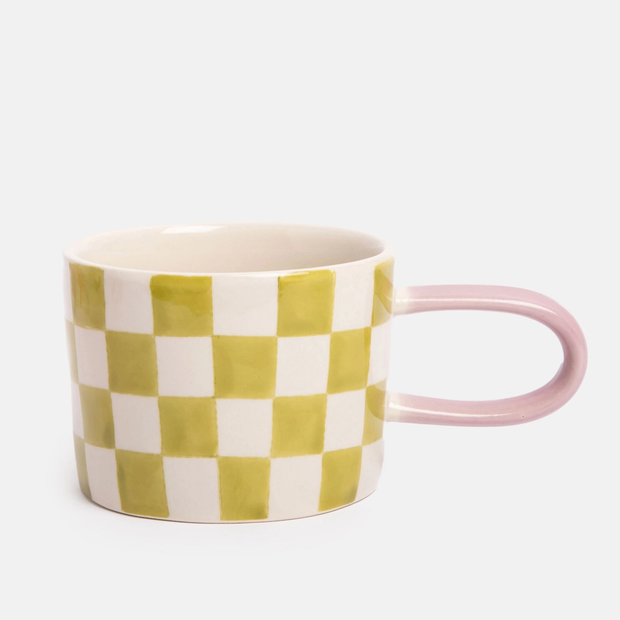 mug en céramique orginal damier vert anse violette CAROLINE GARDNER - La Boite à Bonheur BAYEUX